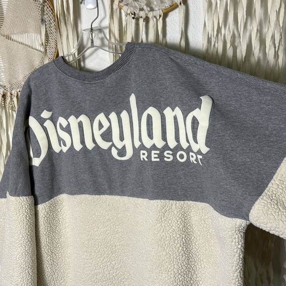 Spirit Jersey | Disneyland Resort Gray Sweatshirt and Sherpa Fleece Combo XXL - Picture 7 of 10